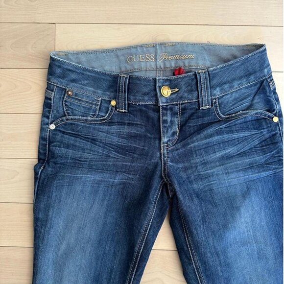 Classic Guess Premium denim in the Daredevil straight leg cut - Picture 3 of 8